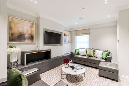 Completely modernised three bedroom townhouse moments from Marylebone - Photo 5