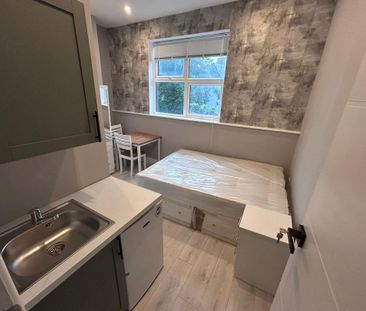 Studio Flat, Amhurst Road, E8 - Photo 2