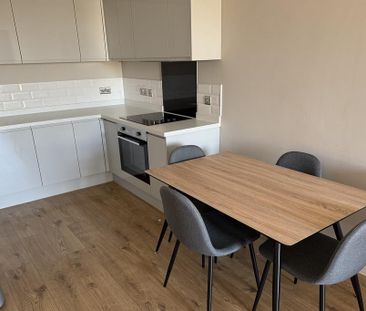 2 bedroom flat to rent - Photo 6