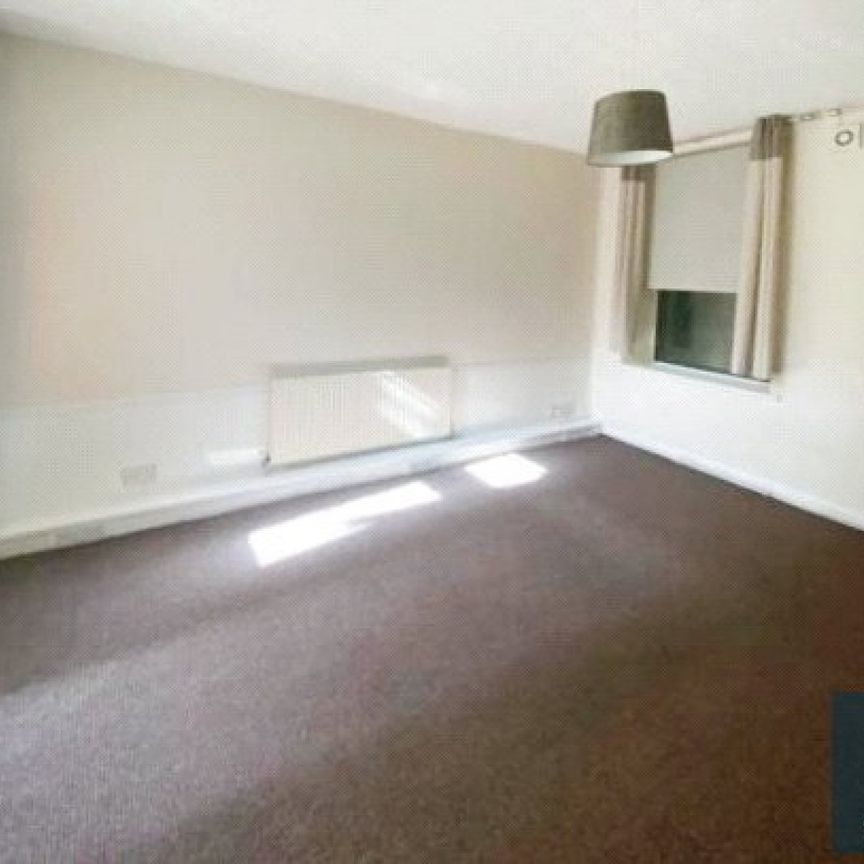 Lowergate, Huddersfield, HD3 - Photo 1