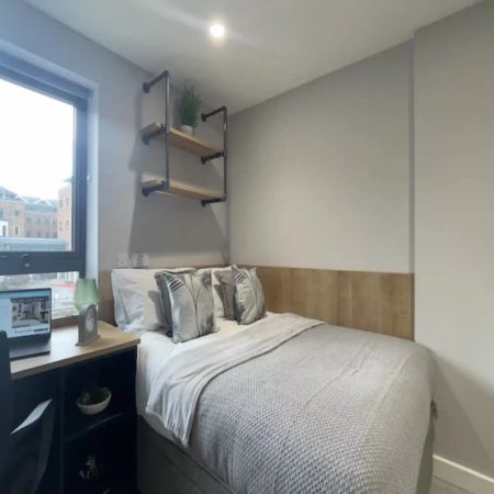 Gold Studio - Photo 4