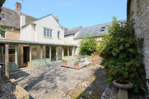 4 bedroom townhouse to rent - Photo 1