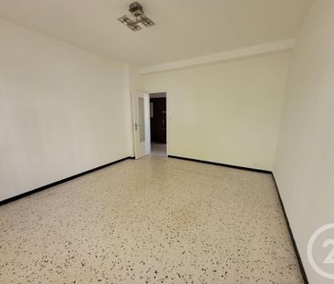 Location Appartement 2 pièces 49m² TOULON 83200 - Photo 5