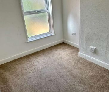 Wollaton Road, Beeston, Nottingham, NG9 - Photo 3