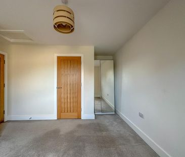 3 bedroom detached house to rent - Photo 4