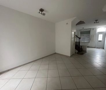 Location Maison 7 pièces 146 m2 à Saint-Quentin - Photo 3