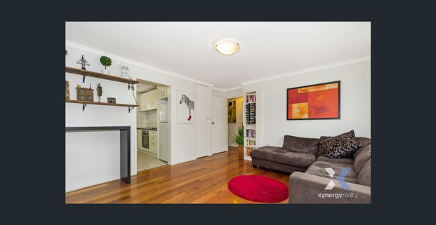 Excellent Top-Floor Apartment, DON'T MISS IT!!!! - Photo 1