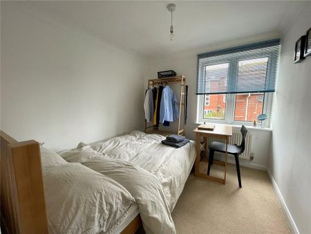 3 bedroom flat to rent - Photo 5