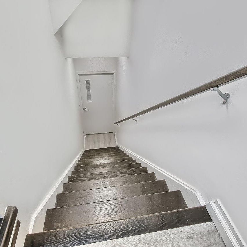 For Lease - 415 Dundas Street Unit# Second Floor, Toronto, Ontario - Photo 1