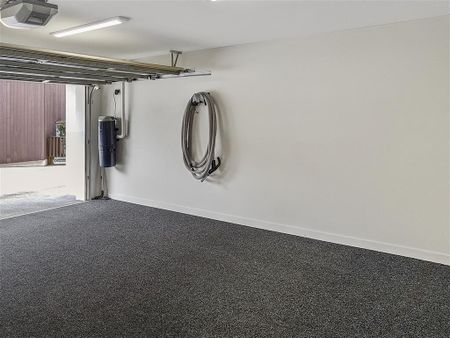 REMUERA: Koraha Street 3 Bedroom Contemporary Living - Photo 4