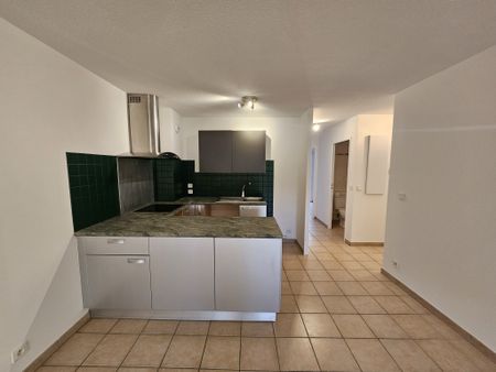 Location Appartement 3 pièces 56m² ST CYR SUR MER 83270 - Photo 4