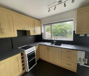 2 bedroom semi-detached house to rent - Photo 6