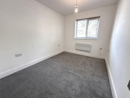 2 bedroom Flat To Let - Photo 5