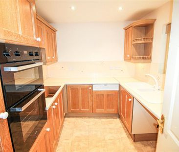 2 bedroom apartment to rent - Photo 3