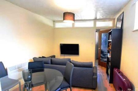 1 bedroom flat to rent - Photo 3