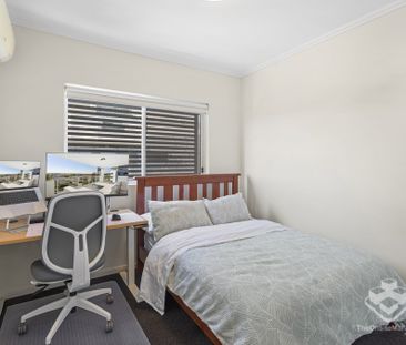 Modern 2-Bedroom Apartment in Leafy Lutwyche — Unbeatable Location - Photo 4
