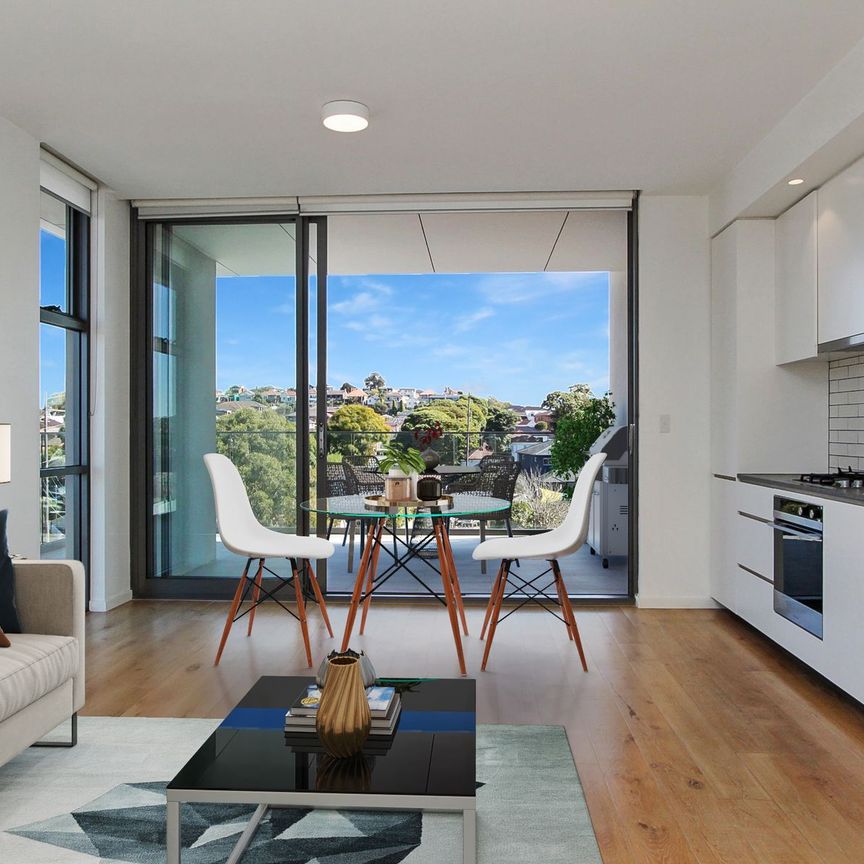 One-Bedroom Apartment with Oversized Balcony/Courtyard - Photo 1