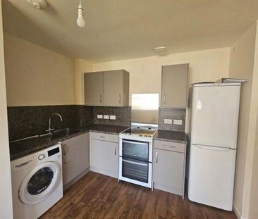 2 Bed House - Photo 4