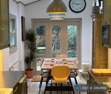 4 bedroom terraced house to rent - Photo 6