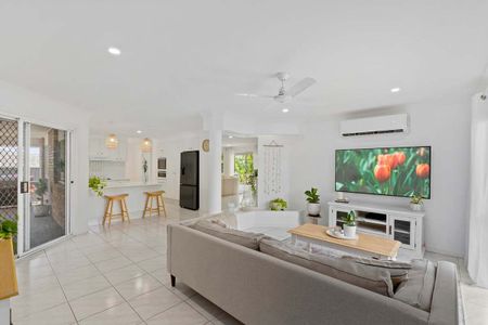 Serene Living in a Quiet Parkwood Pocket - Photo 3