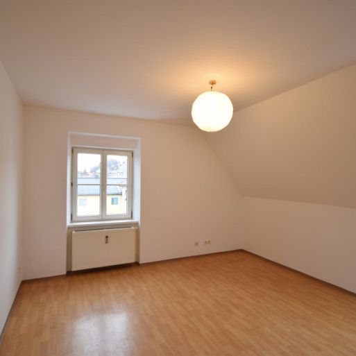 "PARSCH - Gemütliche Dachgeschosswohnung mit Blick ins Gebirge" - Photo 1