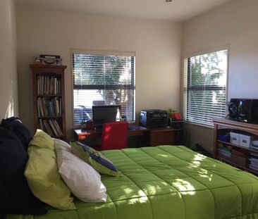 Beautiful Villa in Waterloo - Photo 2