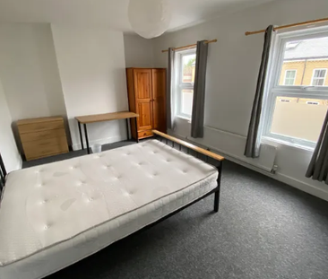 3 bedroom terraced house to rent - Photo 4