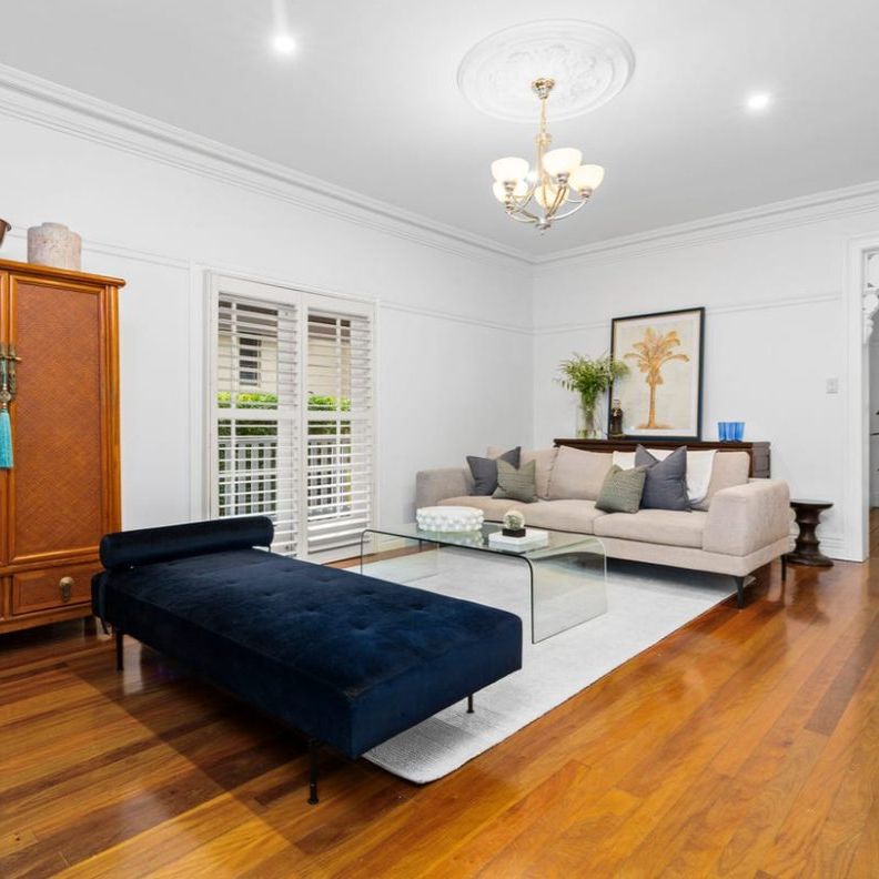 Charming Family Home in a Sought-After Location | 3 Bed + Study | Spacious Living - Photo 1
