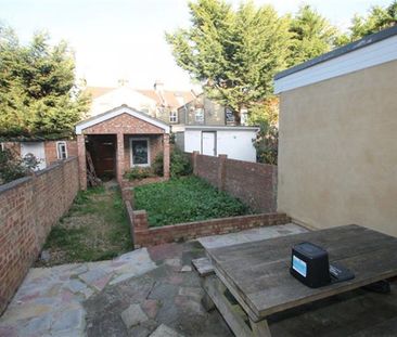 Room in a Shared House, Mitcham Road, CR0 - Photo 1
