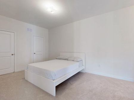 For Lease - 513 Littlewood Lane, Ajax, Ontario - Photo 4