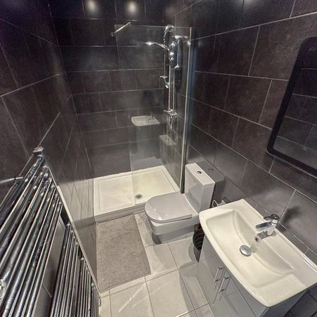 1 bedroom in a house share to rent - Photo 4