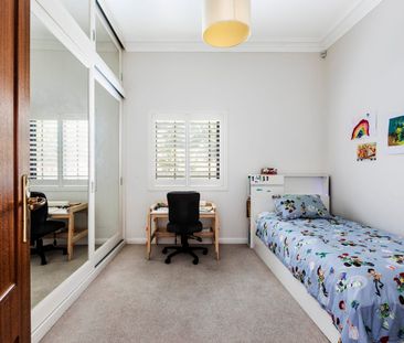 Low-maintenance family garden home - Photo 4