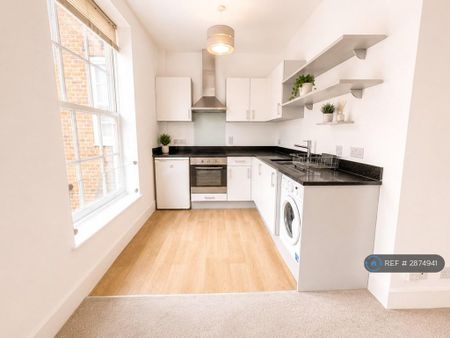 1 bedroom flat to rent - Photo 4