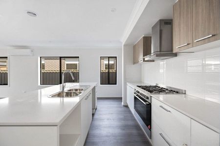 The Perfect Balance of Comfort & Class - Photo 2