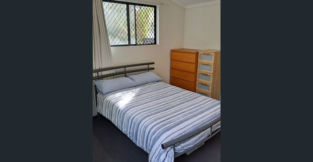 Fully Furnished granny flat - Photo 1