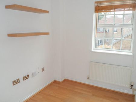 3 bedroom terraced house to rent - Photo 4