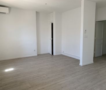 Location Appartement 1 pièce 39m² MARSEILLE 7ème - Photo 3