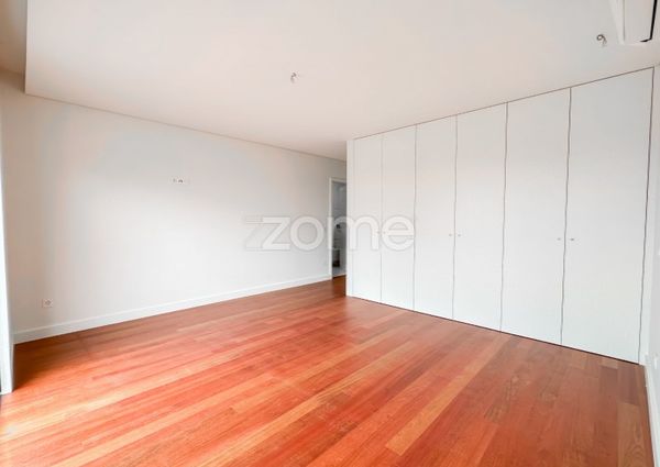 Apartamento T4 em Porto