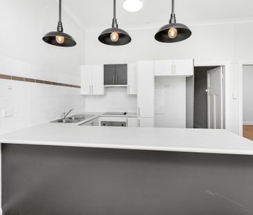 Charming 3-Bedroom Unit in the Heart of Kiama - Photo 3