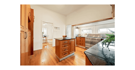 Charming Semi-Detached Queenslander - Photo 2