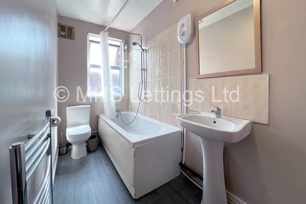 3 Bedroom Mid Terraced House for rent in Newport Mount - Photo 1