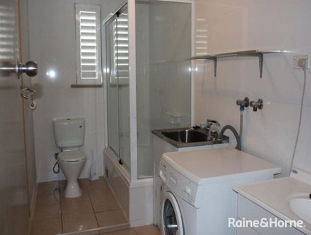 2 BEDROOM UNIT NORTH MACKAY - Photo 3