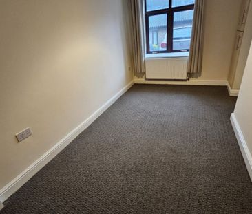 2 bed Apartment - To Let - Photo 4