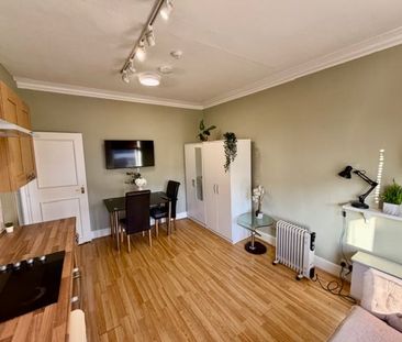 1 Bed Flat, Matheson Road, W14 - Photo 6