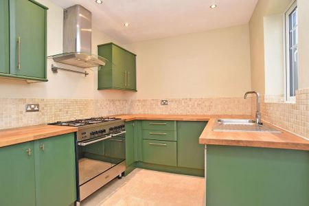 2 bedroom terraced house to rent - Photo 4