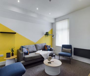 1 bedroom in a house share to rent - Photo 2