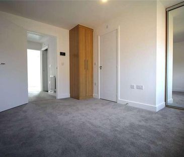 Edwards Grove, Bordon, Hampshire, GU35 - Photo 5