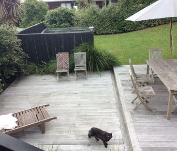 Magical Melton - big bathroom & massive yard - Photo 4