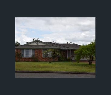 Spacious Family Home in Sought-After Ashtonfield - Photo 6