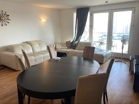 Flat , New Providence Wharf, Fairmont Avenue, London - Photo 2